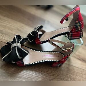 Betsey Johnson Girls Zayle Red Plaid Shoes Size 5